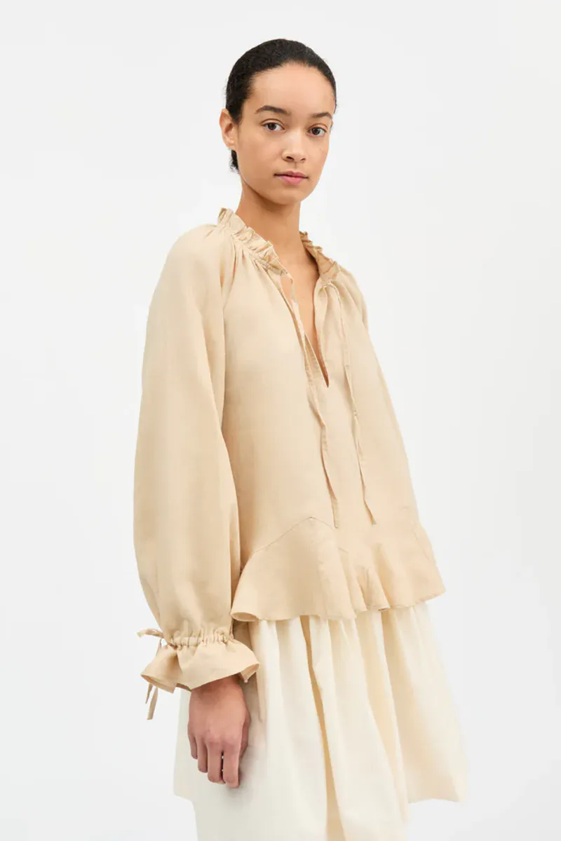 Benedette blouse - soft sand - Skall Studio